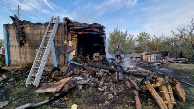 Новосибирские следователи проводят проверки из-за гибели мужчины в пожаре