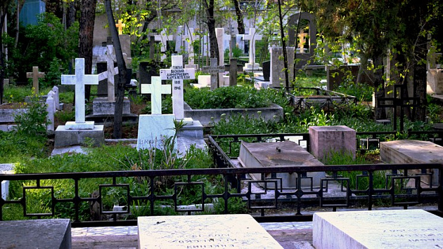 На Троицу ограничат движение транспорта на территории новосибирских кладбищ