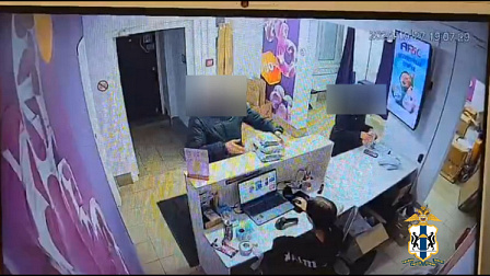 Новосибирец заказал смартфоны на маркетплейсе и ограбил пункт выдачи товаров