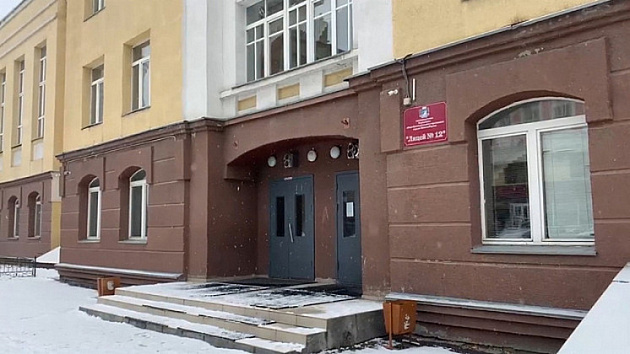 В Новосибирске возбудили уголовное дело после гибели провалившегося в кипяток мужчины