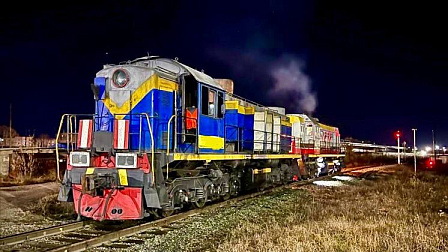 Под Новосибирском вспыхнул дизельный тепловоз