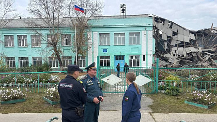 В райцентре Новосибирской области ввели режим ЧС после обрушения части школы