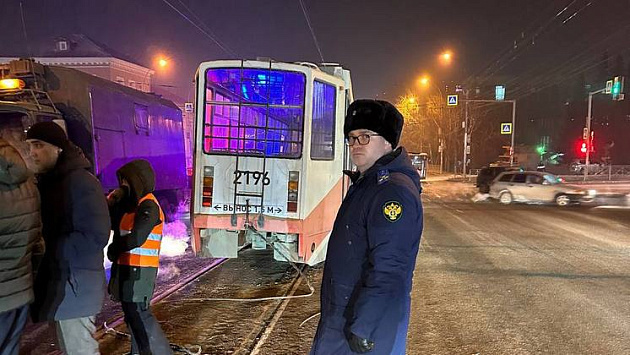 Новосибирская прокуратура начала проверку после столкновения трамваев с 16 пострадавшими