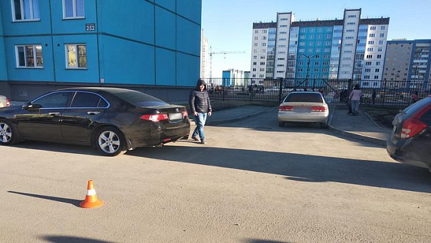 В Новосибирской области за день два мальчика на самокатах попали под колёса машин