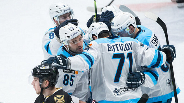 Хоккейная «Сибирь» победила «Адмирал» в серии буллитов со счетом 3:2 и укрепила лидерство