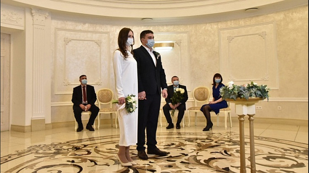 Новосибирские ЗАГСы ограничили число гостей на регистрации брака из-за COVID-19