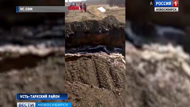 Более тысячи людей вторые сутки не могут выбраться из деревни Покровка: паводок вновь размыл дорогу