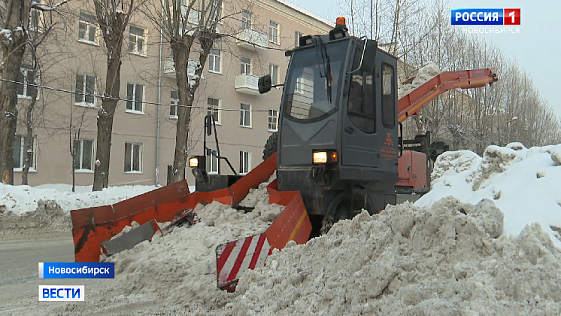 Новосибирские дорожники перешли на круглосуточный режим работы из-за снегопадов