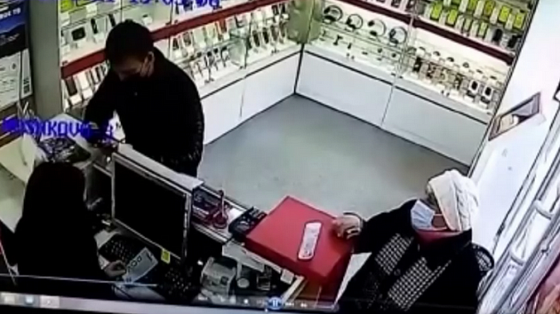 Ограбившего магазин сотовой связи новосибирца поймали по горячим следам