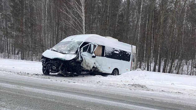 Уголовное дело возбудили после смертельной аварии с маршрутным такси под Новосибирском