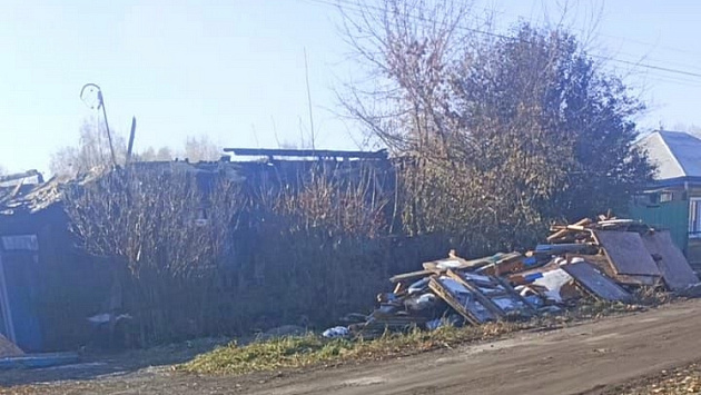 Новосибирская семья осталась без жилья в преддверии зимы из-за пожара