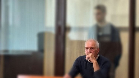 Напавших на пассажира трамвая зацеперов из Новосибирска суд отправил под арест