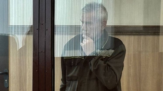 В Новосибирске суд арестовал задавившего 17-летнюю девушку водителя КамАЗа