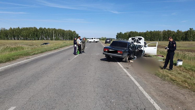 В Новосибирской области в лобовом столкновении автомобилей погибли три человека