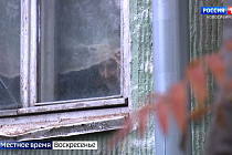 В Новосибирске жители дома пожаловались на склад мусора в одной из квартир