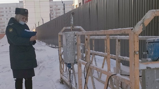 Работу на стройке на улице Тайгинской в Новосибирске остановили на три месяца