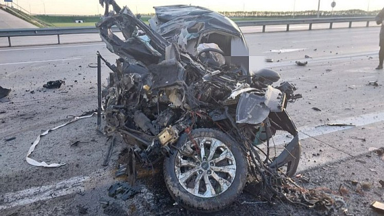 Под Новосибирском 25-летний водитель Audi A6 врезался в опору моста и погиб