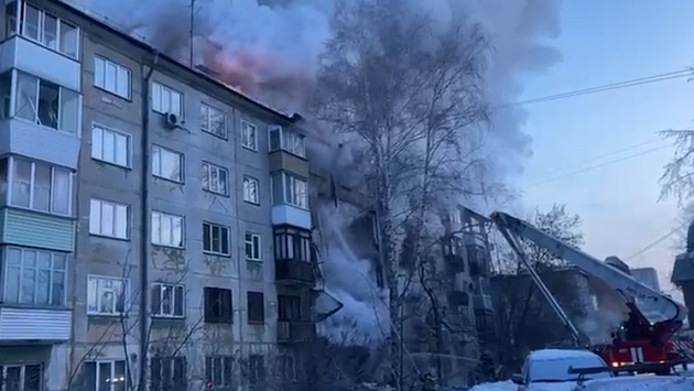 Один человек погиб и четверо пострадали при обрушении подъезда после взрыва газа в Новосибирске