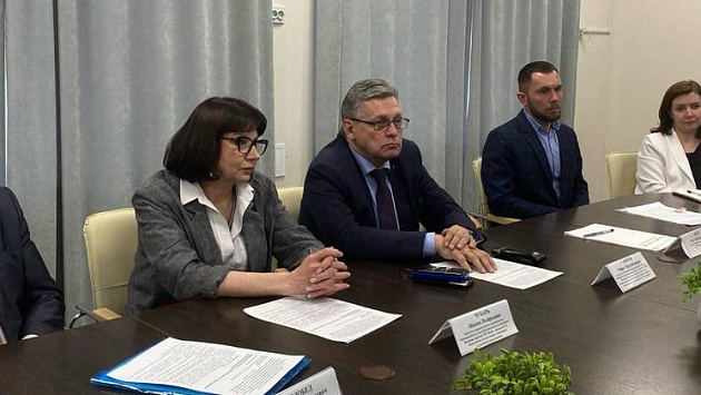 Рифат Сабитов оценил важность обучения молодёжи пользоваться информпространством