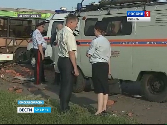 В Омске расследуют уголовное дело по факту столкновения автобуса и грузовика