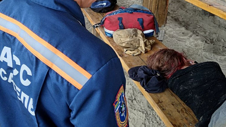 В Новосибирске спасли выпившую на пляже бутылку водки 12-летнюю девочку