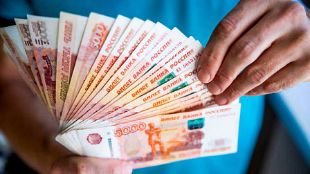 Мошенник из Новосибирска выплатил пострадавшим 250 тысяч рублей