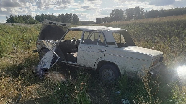 Перевернувший автомобиль убил своего 55-летнего хозяина в Новосибирской области