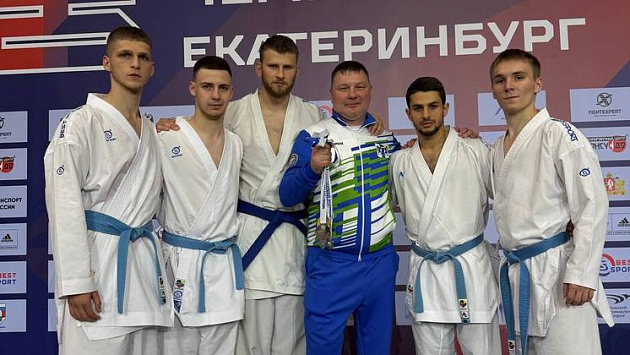Четыре бронзы и серебро привезли новосибирские каратисты с чемпионата России