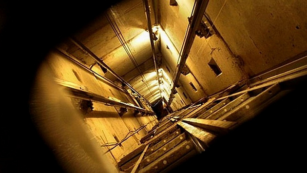 За гибель человека в шахте старого лифта хозяин здания получил условный срок в Новосибирске