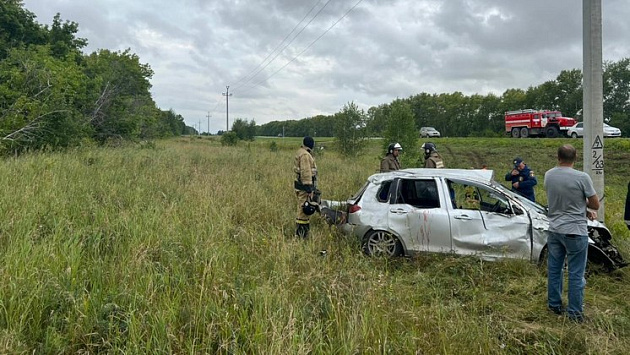 Под Новосибирском перевернувшийся автомобиль убил 43-летнюю пассажирку