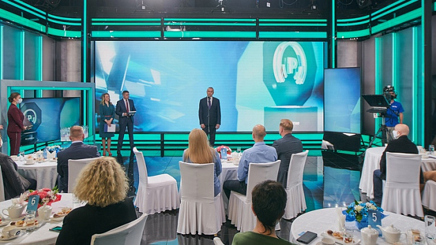 Фоторепортаж с церемонии награждения лауреатов премии #ЕстьМнение в Новосибирске