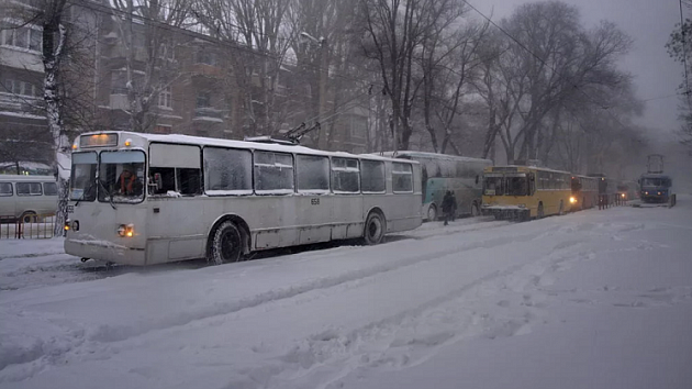 Пассажиров било током при входе в троллейбус №2 в Новосибирске