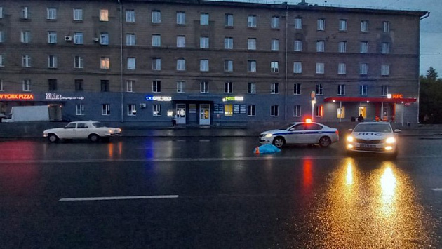 В Новосибирске «Волга» насмерть сбила перебегавшую дорогу 21-летнюю девушку