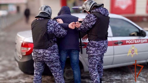 Новосибирец угрожал супруге убийством на глазах у троих детей