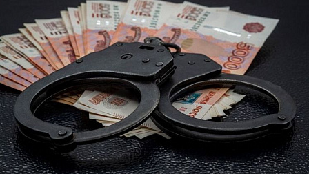 В Новосибирске экс-замдиректора государственной УК обвинили в получении взяток