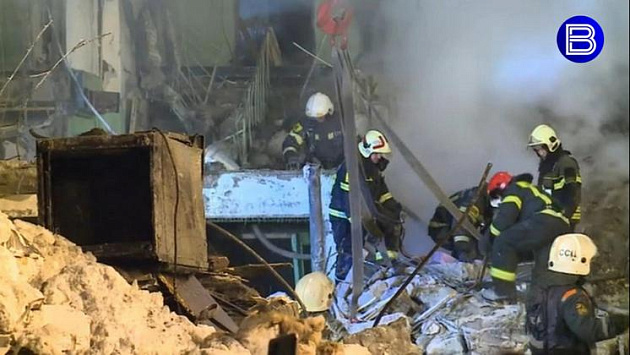Министр МЧС: еще восемь человек могут быть под завалами взорвавшегося дома в Новосибирске