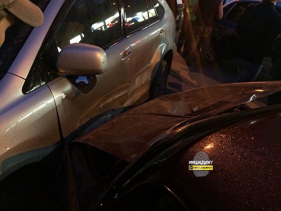 Пьяный водитель протаранил три автомобиля в Новосибирске