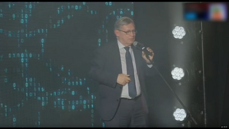 Рифат Сабитов наградил лауреатов премии «Герои Рунета-2025» в игровой номинации