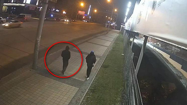 В Новосибирске разыскивают напавшего на таксиста мужчину