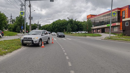 В Новосибирске машина сбила девятилетнего велосипедиста на пешеходном переходе 