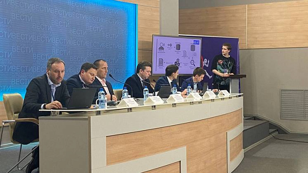 Финалисты «Первого шага» представили свои научные проекты членам жюри в Новосибирске