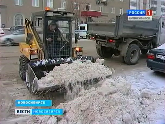 Как часто убирают снег возле крупных торговых центров? И кто должен за это отвечать?