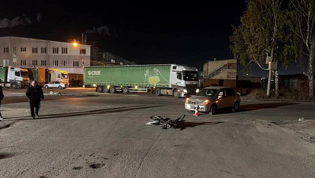 В Новосибирске два подростка на мотоцикле пострадали в аварии с автомобилем