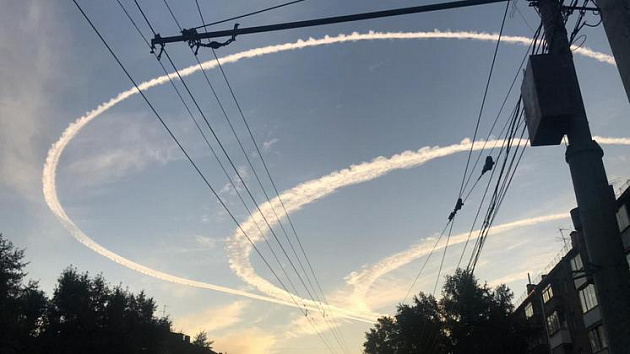 Странные круги заметили в утреннем небе Новосибирска