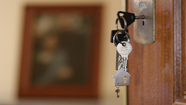 Новосибирец с помощью прокуратуры оспорил завещание своей матери и вернул себе квартиру