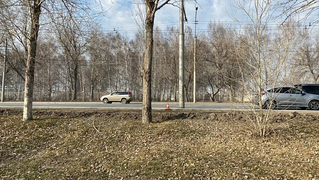 В Новосибирске 14-летняя пассажирка рухнула с мотоцикла и угодила в больницу