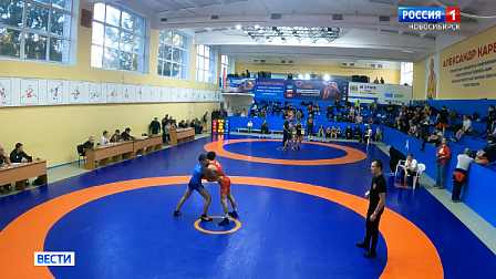 Российские военные сошлись на борцовском ковре в Новосибирске