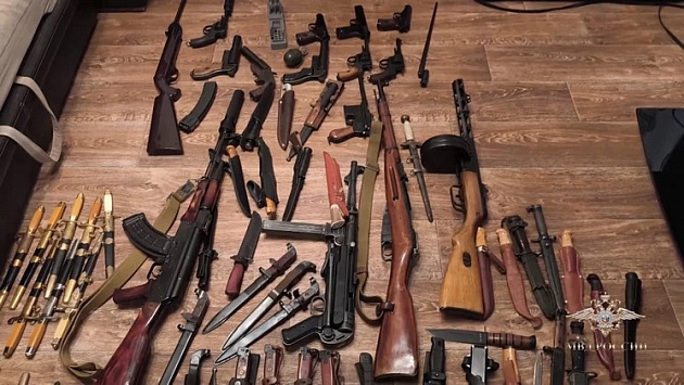 В Новосибирске арестовали четверых мужчин за продажу оружия и боеприпасов