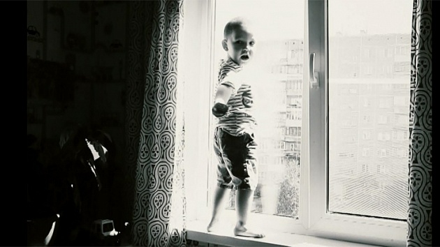 Ребенок в комнате – закрой окно!