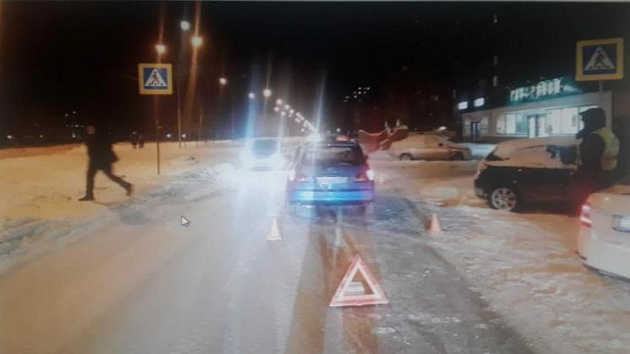 В Новосибирске автомобиль сбил 17-летнюю девушку на пешеходном переходе